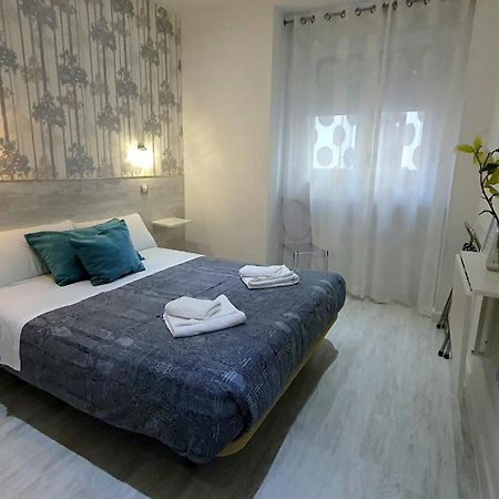 Hostal Met Madrid Extérieur photo