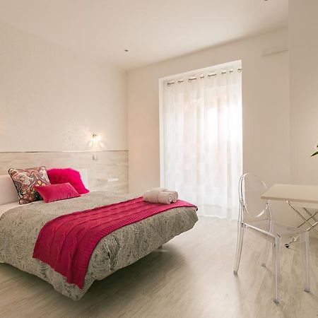 Hostal Met Madrid Extérieur photo