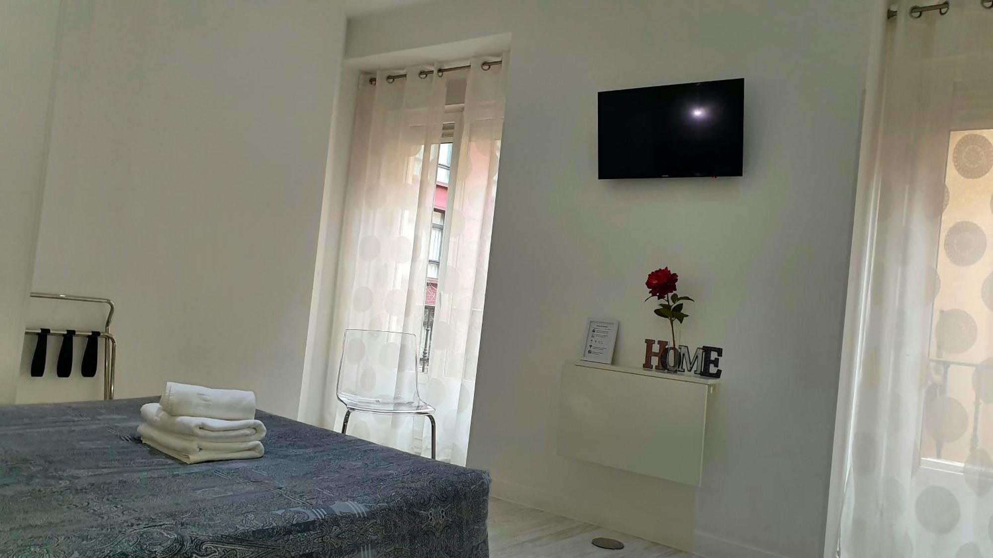 Hostal Met Madrid Extérieur photo