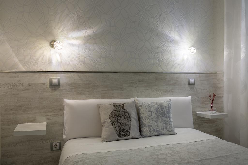Hostal Met Madrid Extérieur photo