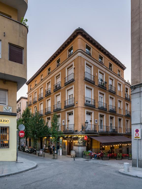 Hostal Met Madrid Extérieur photo