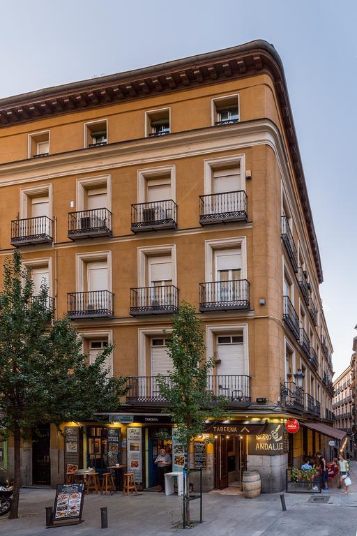 Hostal Met Madrid Extérieur photo