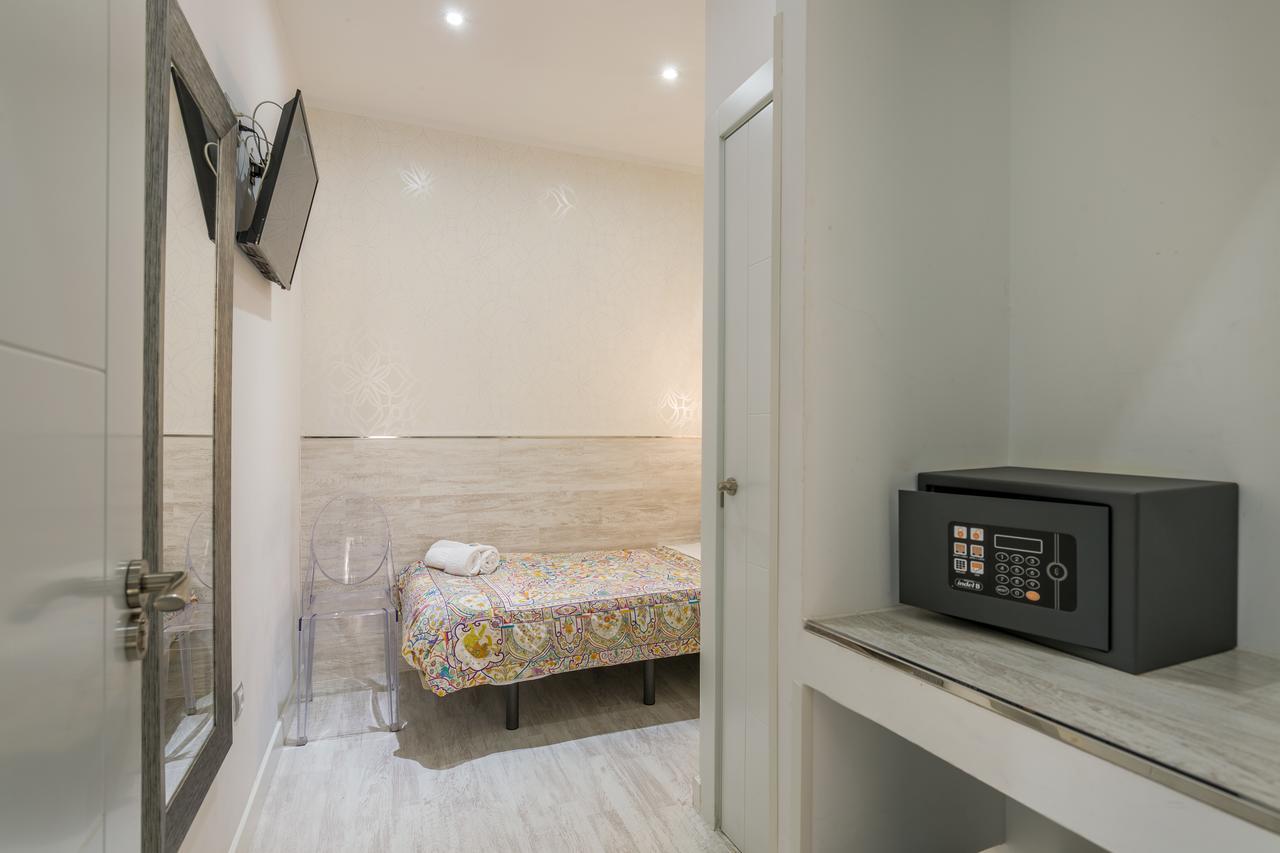 Hostal Met Madrid Extérieur photo