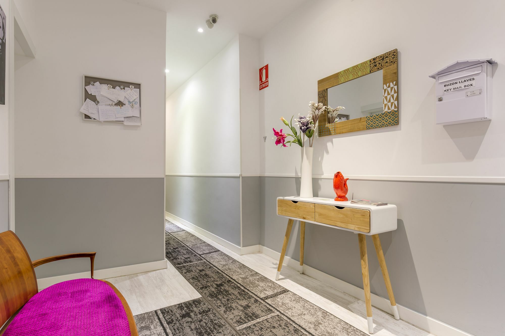 Hostal Met Madrid Extérieur photo