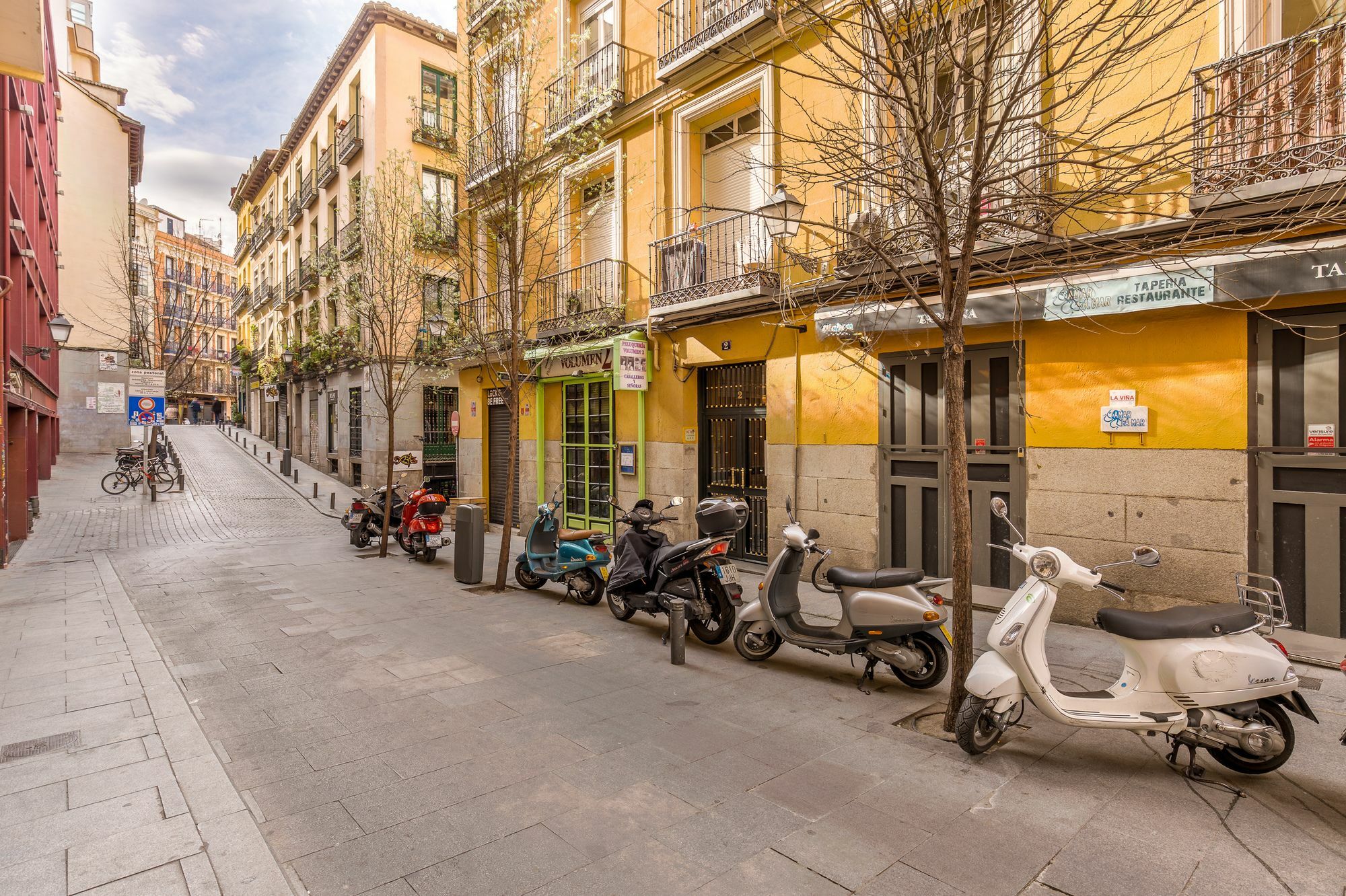 Hostal Met Madrid Extérieur photo